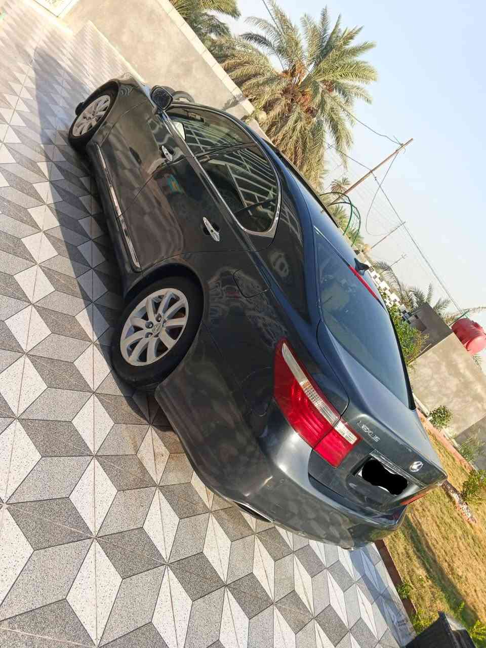 سلام عليكم للبيع لكزز فول مواصفات ادوات بدون كص موديل 2012 بيه بس بالجاملغ الامامي تعديل بارد واضح بالصور السعر قفل 58 متومه وجاهزه الاستفسار ***********
