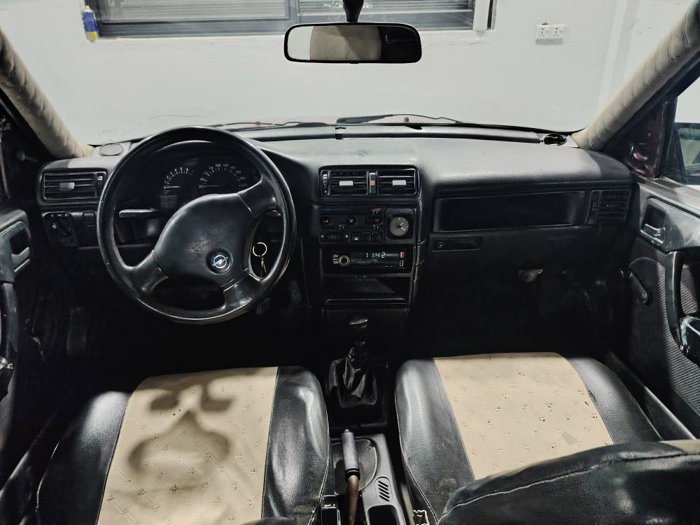 سياره اوبل فكترا موديل 91 حجم 16سياره قايش عريض باور سياره نظيفه جدا كولشي مابي شرط بدون ضربه سنويه مشروع وطني لل 2027 بي دفتر بنزين كهربائية كلها شغال تخم صدر جديد سعر 35وبي مجال بسيط عنوان كركوك رقم هاتف *********** كركوك, العراق
