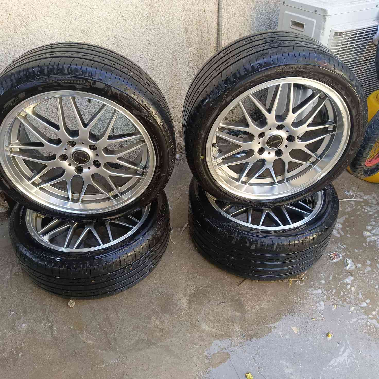 ويل اصلي ياباني.  تايرات جدد. توسايز. جديد مكفول من كلشي السعر 4 ورقات المكان بصرة الزبير
***********
