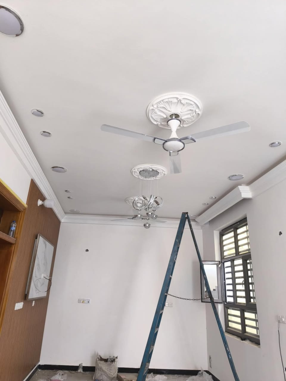 كادر علي السباك ***********
جانب من اعمال كادرنا الكهربائي 
فنش مرحلى اخيرة كهرباء 

كادر علي السباك 
***********
