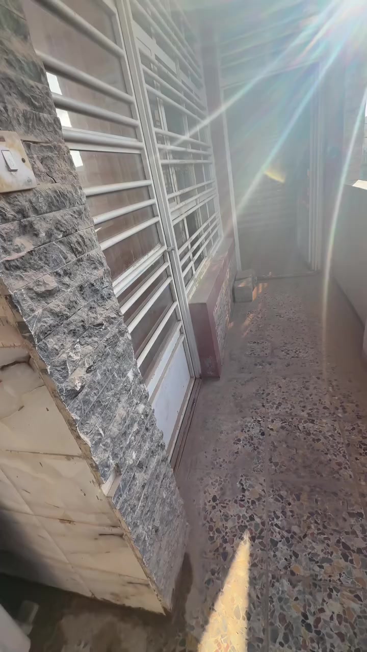 سلام عليكم شقه للايجار الطي قرب اسواق الغدير استفار اكثر خاص او *********** ويوجد شقه ارضيه
