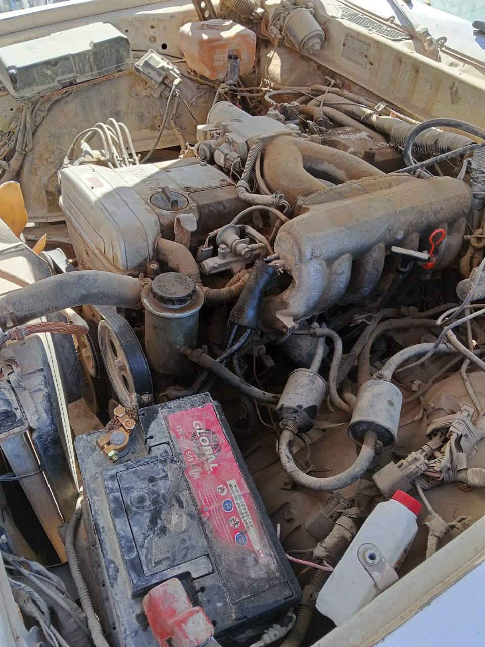 السلام عليكم سوبر 83 محرك بطه نضيف جداً رقمي مثنى ألماني سنويه عظم نافذه 24 صاحبه متوفي ابيع كوم حديد اتكفل بس كير ومحرك جدد مكاني كوفه شارع المعمل مقابل مدرسة الازدهار رقمي *********** قفل 13 ورقه
