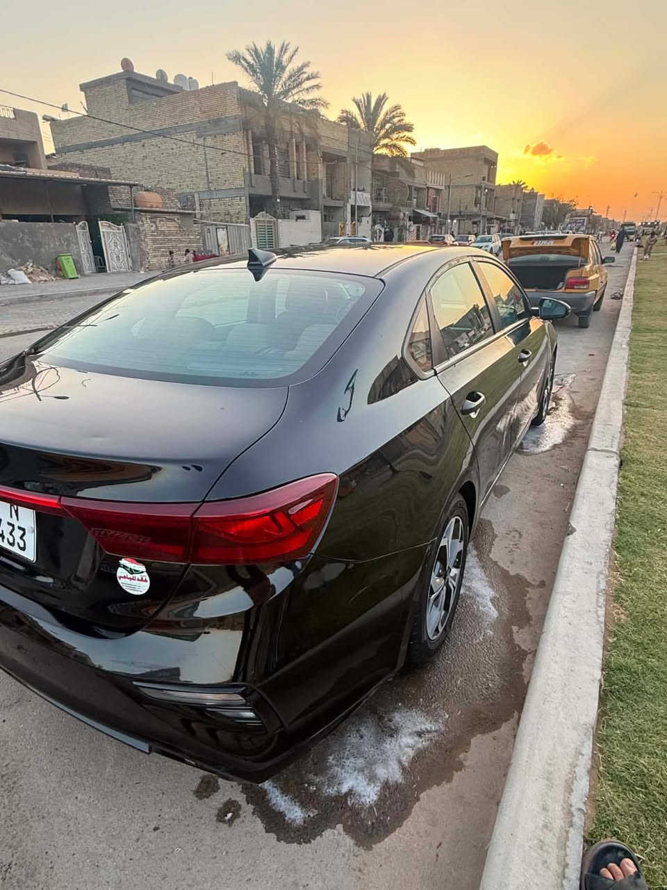 السلام عليكم للبيع كيا فورتي موديل 2019 وارد امريكي حادث باب وجاملغ فقط بدون دواخل سياره جديده مواصفات نص فول  استخدام شخصي بسمي تحويل ثاني يوم مكينه كير مكفولات مكان بغداد سعر 125 ربك الهاتف ***********
