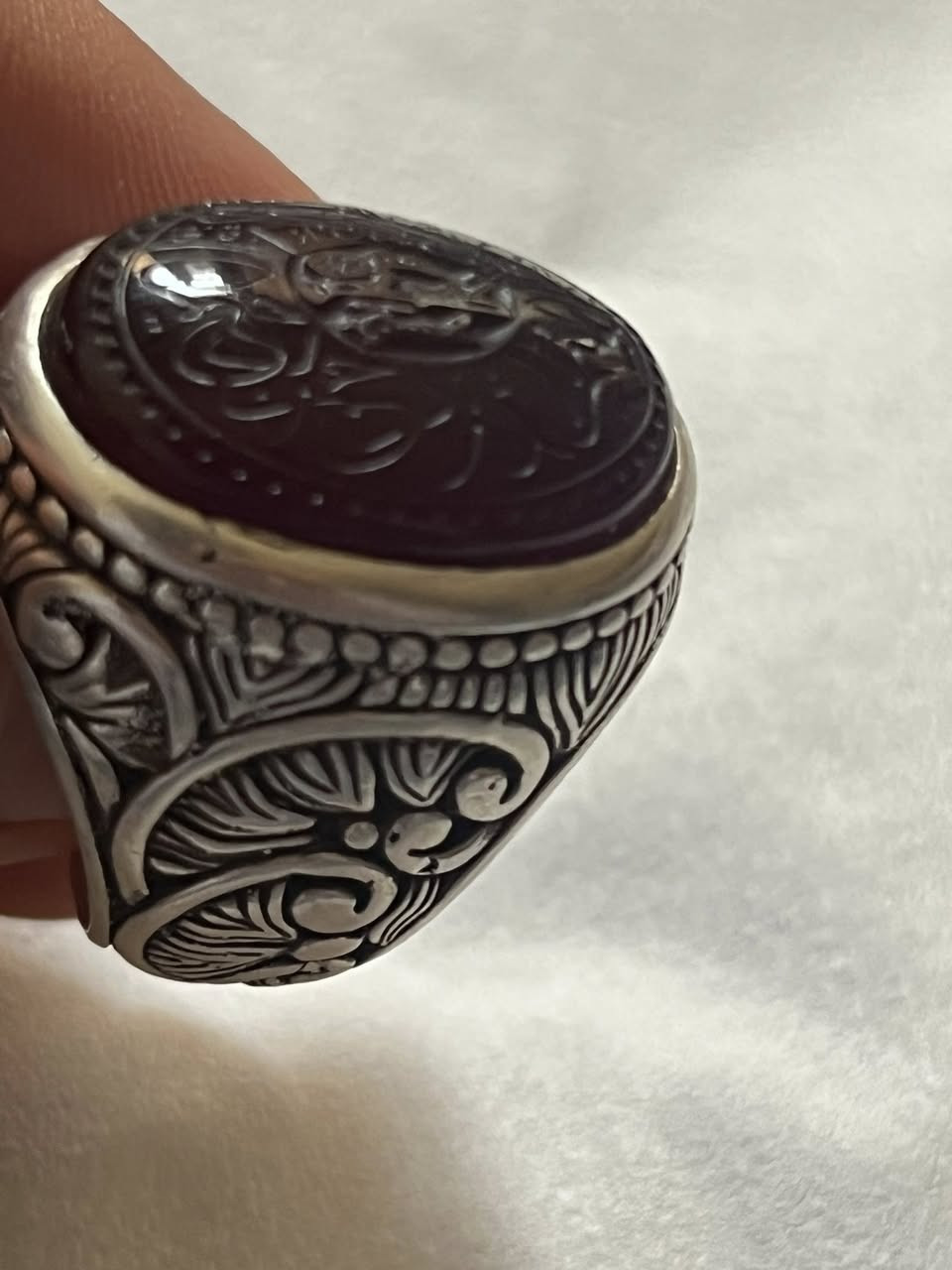 تحفة العقيق
محبس عقيق يماني صياغة عارف منقوش حرز السيد علي القاضي (حرز كامل ) وزن ثقيل حجر عقيق كرزي 
السعر 175 الف 
يوجد توصيل


**إذا كنت صاحب هذا الإعلان وتريد حذفه لأي سبب، رجاءا أرسل رسالة إلى الدعم الفني**