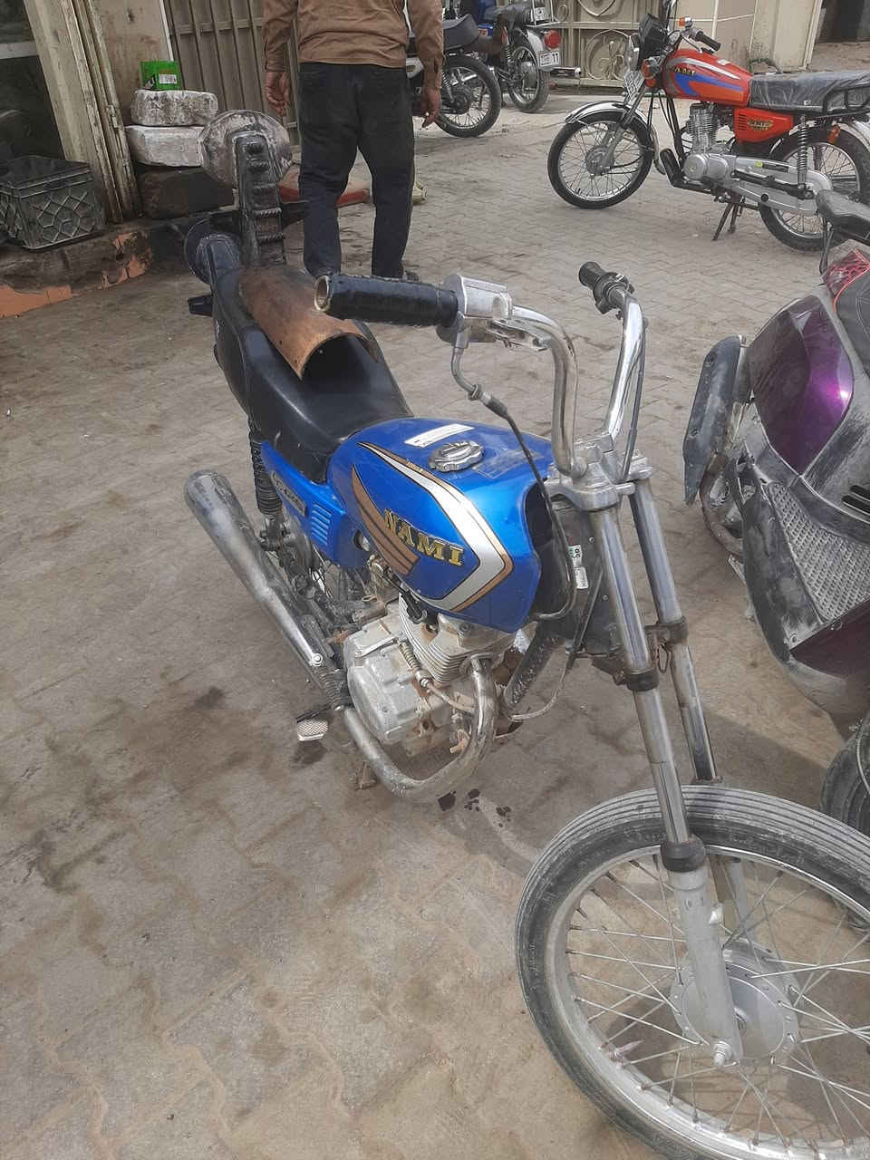 كلك لاتجي تكلي ياموديل لو شبيها مابيها
للبيع مكان ديوانيه مركز ب250قفل خاص موجود وهاذه رقمي بس بلرقم موجود اكثر شي *********** ترهم مراوس
