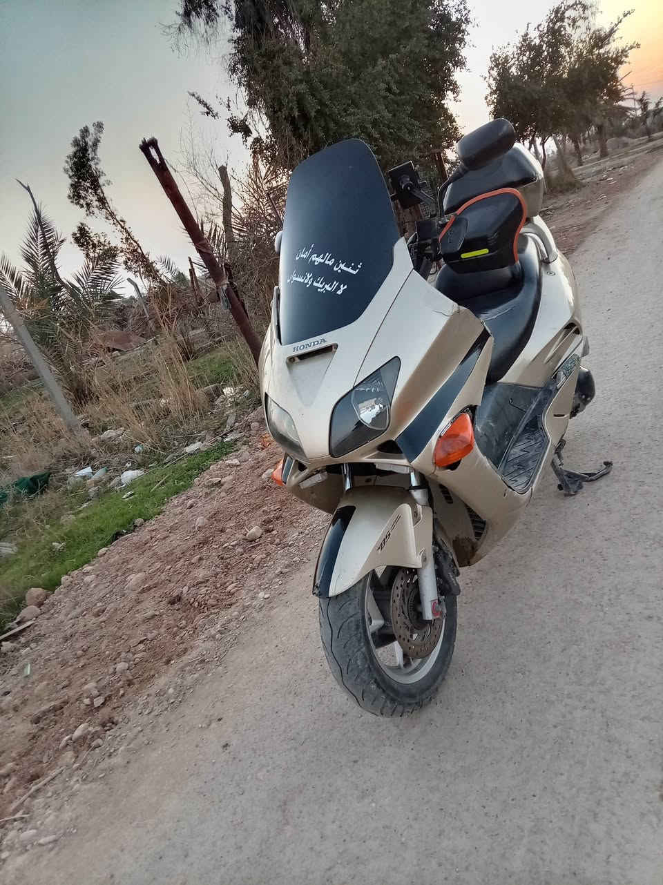 سلام عليكم فورزة كفالة للبيع مستعجل عل بيع السعر 575 رقم الهاتف ***********
