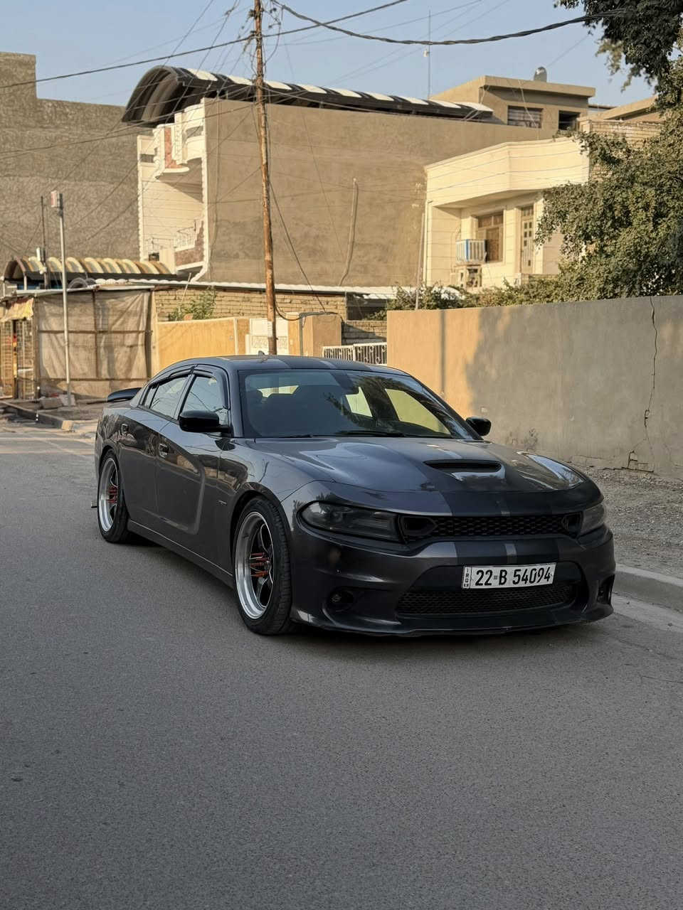 السلام عليكم للبيع جارجر r/t 2018 مكينة 5700
السيارة بدون ايرباك حادث دعامية امامية فقط السيارة رقم اربيل تحويل مباشر ثاني يوم السيارة فول عدا الفتحة ورادار 
عليها تخم ويالة ويلد حجم 20 بنيد ودعاميات srt بلكات ريسنك فيتبم ريسنك ولف حماوة ماشميتو برمجة مصطفى ايكل 
السيارة جاهزة من كل النواحي 
معروضة 213 وبيها مجال بسيط 
***********
