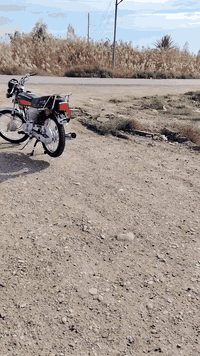 سلام عليكم دراجة نامة امتياز 2026 أوراق كاملة الدراجة كل نقص ما بيها كاملة صارلي شهرين من اخذتها السعر خاص مكاني بعقوبة تقاطع السادة الاستفسار اتصل وتدلل ***********.
