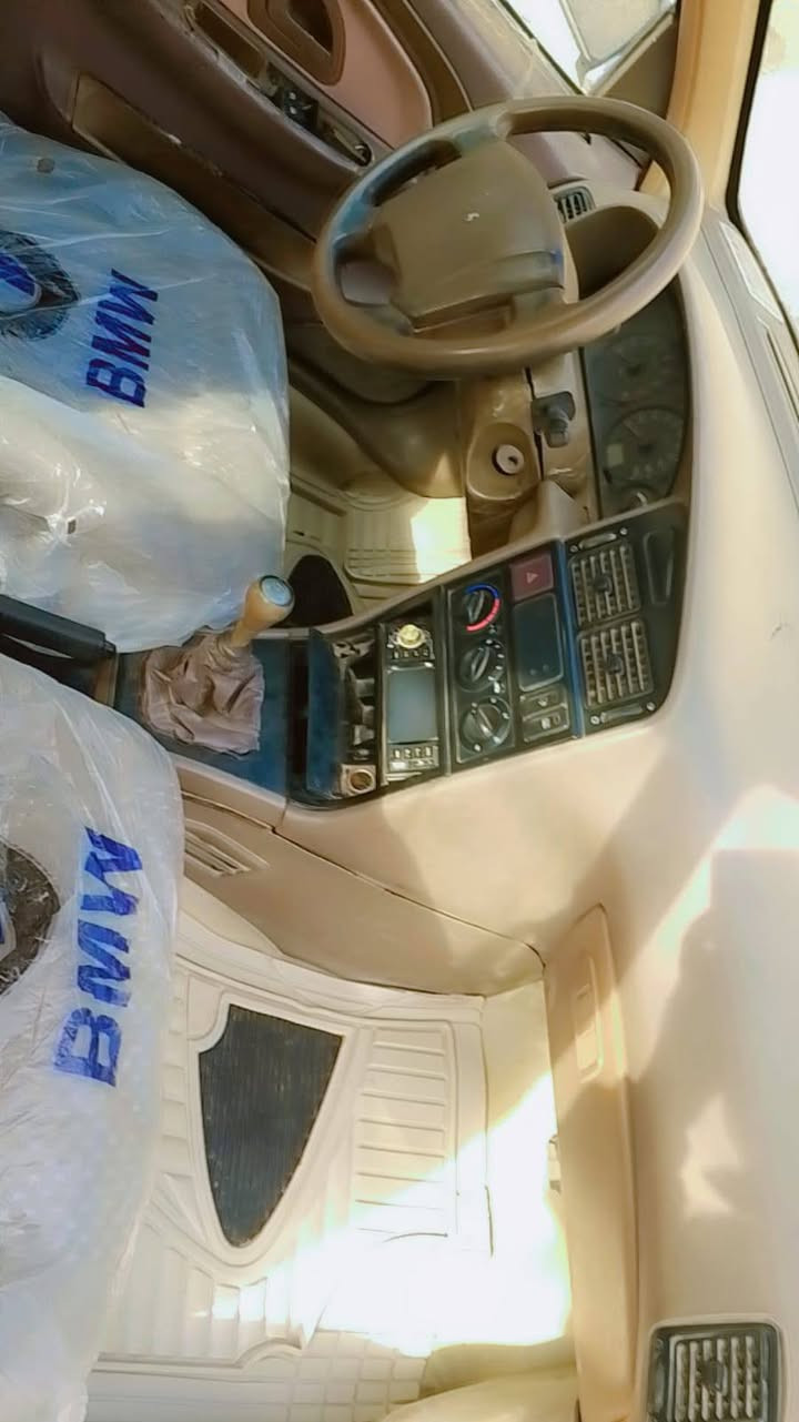 السلام عليكم بيجو 405 موديل 13بيها بارد جاملغ امامي بدي نظيف بدون خياس حداده تعبانه هيئة غرامات تاخذ صافي محرك جديد كير فرنسي السعر 27 وبيها مجال اتصال ***********

