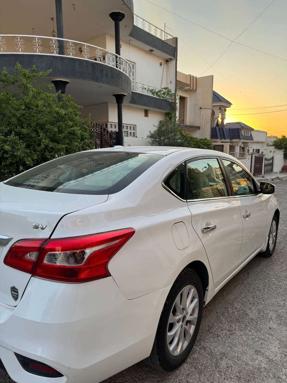 Nissan Sentra 2019 SV
ویل کرۆم
بەسمە
سوکان ڤۆلیۆم تەحدید سرعە
بلاجکتۆر، کامێرا و شاشە
بەس سلاید نیە
سەنەوی بەسەرنەچووە و رەقەمی تازەیە
هیچ بۆیاغی نیە تەنها پشتەوەی جەمبێکی هەیە سندوقیشی نەگرتوە
بۆنیتی یەک کەمێک تەعدیلی ساردی هەیە
نرخی 111 وەرەقەیە 
کەرکوک.
***********
*********** Singapore
