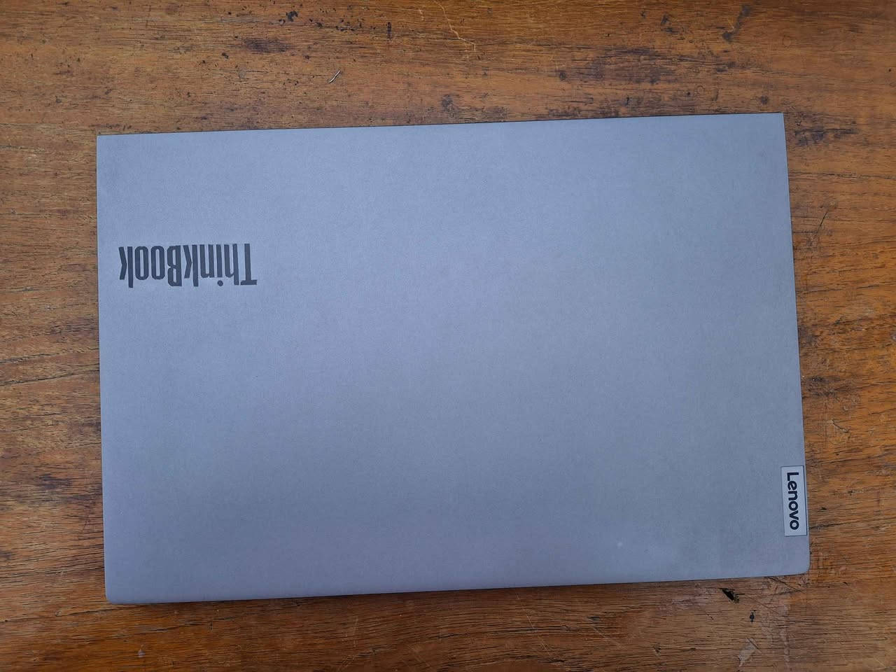 السلام عليكم 
​💻 للبيع: Lenovo ThinkBook 14 Gen 3 (إصدار 2022)
​جهاز يجمع بين الأناقة، النحافة، والقوة الجبارة.. بحالة نظيفة جداً! ✨

​⚙️ المواصفات التقنية:
​المعالج: AMD Ryzen 7 5700U (أداء فائق للمهام المتعددة والبرامج الثقيلة).
​الرام: 16GB DDR4.
​الهارد: 256GB SSD (سرعة فائقة في التشغيل ونقل البيانات).
​كرت الشاشة: داخلي 2GB (يصل مع الشير إلى 8.9GB).
​الشاشة: 14 بوصة FHD بدقة ووضوح عالي جداً.
​النظام: ويندوز 11 الأصلي.

​🛡️ الضمان (Bonus):
​✅ الجهاز يحتوي على ضمان دولي متبقي منه 6 أشهر من شركة Lenovo.

​🌟 المميزات والإضافات:
​✅ بصمة إصبع لاستجابة سريعة وأمان عالٍ.
​✅ كيبورد ضوئي (عربي/إنجليزي) للعمل في الإضاءة المنخفضة.
​✅ كاميرا مزودة بغطاء خصوصية (Privacy Shutter).
​✅ الصوت: سماعات Dolby بنقاوة ممتازة.
​✅ المنافذ: يحتوي على 2 منفذ Type-C (تدعم النقل السريع للهاردات الخارجية) + شاحن أصلي 65W.

​🎮 الأداء والعمل:
​للمهندسين: الجهاز مثالي جداً لتطبيقات الهندسة والتصميم (مثل AutoCAD و Adobe).
​للألعاب: أداء ممتاز (إعدادات Normal)، تم تجربة GTA V و Fortnite بمعدل 60 فريم تقريباً.

​💰 السعر والتفاصيل:
​السعر: 600,000 دينار (بيه مجال بسيط للشراي).

​الموقع: بغداد الجديدة - قرب جامع السامرائي.

​📍 للتواصل والاستفسار: *********** بغداد, العراق
