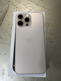 آيفون ١٦ برو ماكس • بطارية ٩٥ • شخطتين