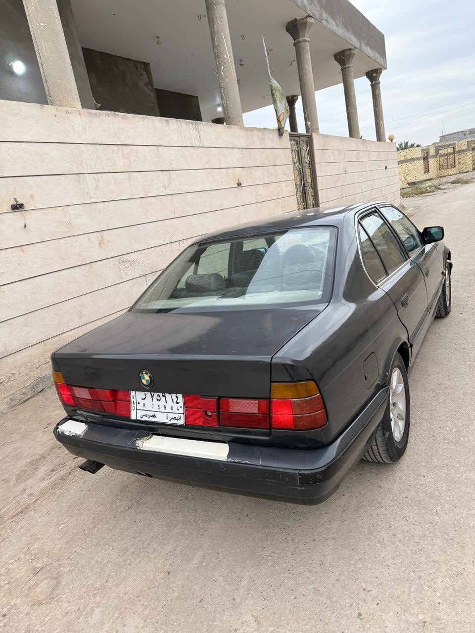 السلام عليكم BMW حجم 525 موديل 1991 اللون اسود غير محدد محرك 25 مفتوح تبريد مايشتغل مااعرف شنو بي كهربائيات شغالة حداد 70‎%‎ تايرات جدد رقم بصرة ألماني سنوية كارتونية منتهية  راعيها يريد تحويل ملاحظه حالياً السيارة خابطة بسبب الحماوة  يحتاجلها كازكيت فقط السعر 32$ورقة مكاني البصرة للاستفسار ***********
