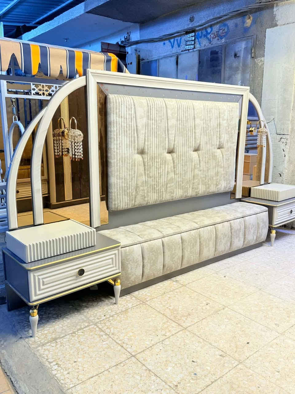 ✨ غرفة تركي 🇹🇷 مودرن اصلي 9قطع 
نظام ابواب
سرير مخزن عملي اناره شغاله 
 قماش وتر بروف أصلي
جام ليزري 
✨ نظافة 90 /💯
 شد ونقل مجاني داخل بغداد
توصيل للمحافظات بأسعار رمزية


**إذا كنت صاحب هذا الإعلان وتريد حذفه لأي سبب، رجاءا أرسل رسالة إلى الدعم الفني**