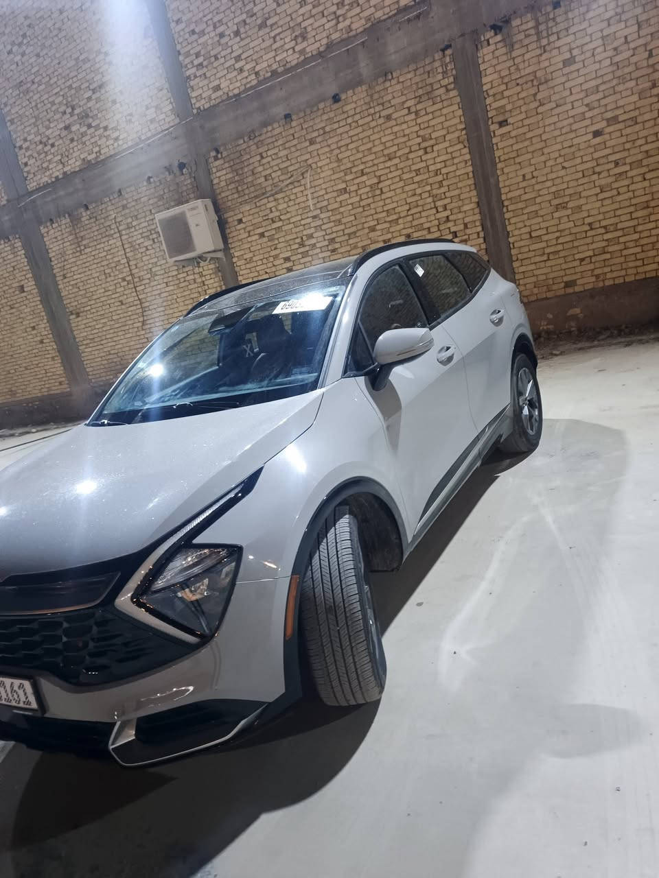 كيا سبورتج موديل 2024امريكي  Sx برستيج فول مواصفات أعلى فئه اللون إسمنتي دواخل مشمشي وسقف بانوراما مرقم ذي قار كفالة عامة من الصبغ والتبديل والبارد والتكحيل والفتح/ الكير والمكينه والحداده كفالة حتى برغي ممفتوح بيهم ماشية 15الف بعدها على تايرات الشركة حادثها تقرير مياه أمطار 
المواصفات /فول مواصفات ماكو داعي اذكرهم وأطول عليكم لأن اهواي بيها مواصفات تجي وتشوف بعينك للاستفسار ***********/وات ساب
