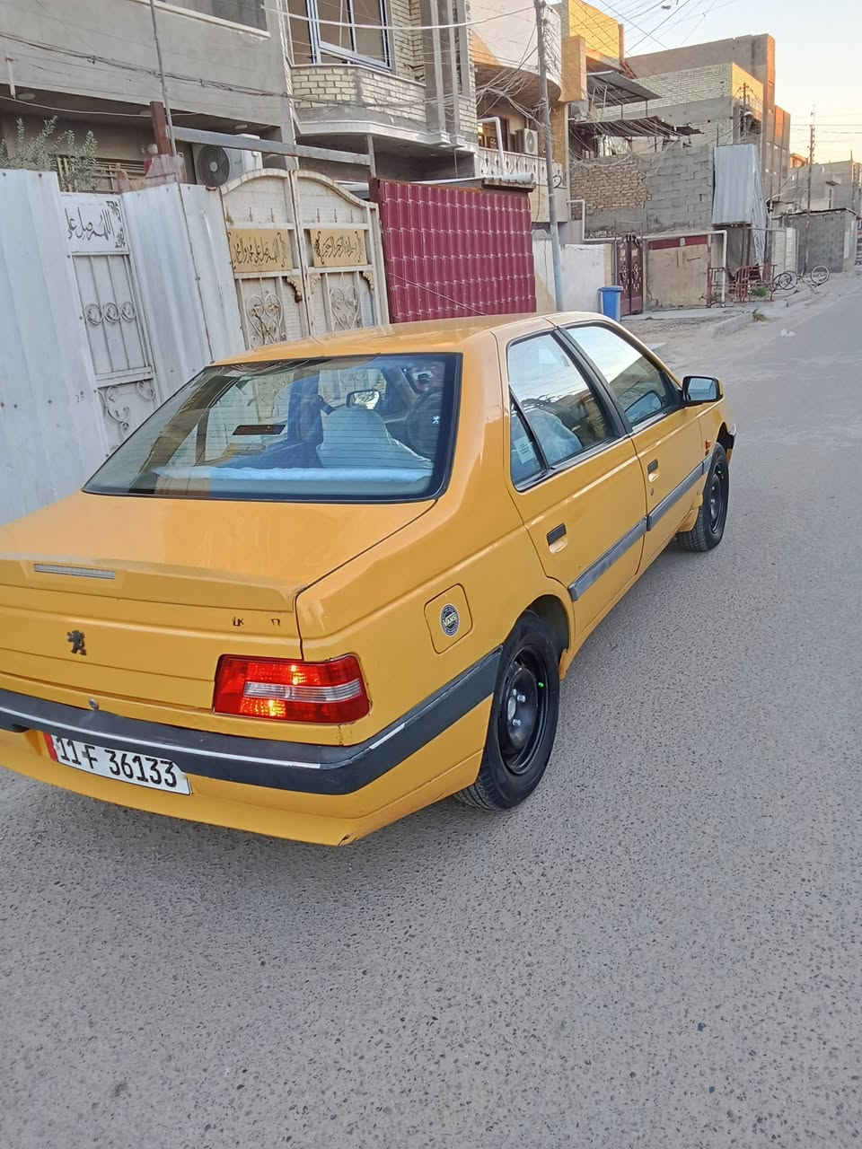 السلام عليكم سياره بيجو موديل 2016 جاهزه اي نقص ما بيها باسمي.  السعر  45      كير مكينه خير من الله تبريد تخم تاير دوشمه بيها فقط واحد الهلال الخلفي صبغ شويه من الچاملغ الأيمن مكان السياره بغداد العبيدي  الهاتف***********                                            وهذا رقم الواتساب ***********
