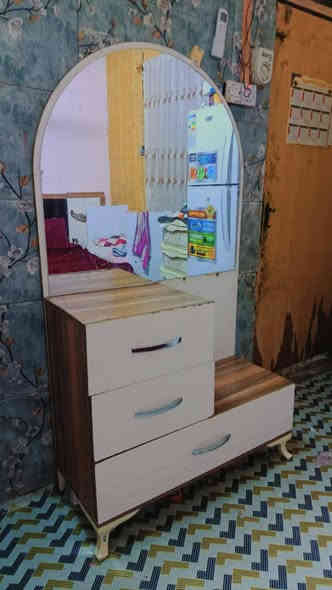 غرفه تركيه للبيع السعر 300 مكاني القبله ***********
