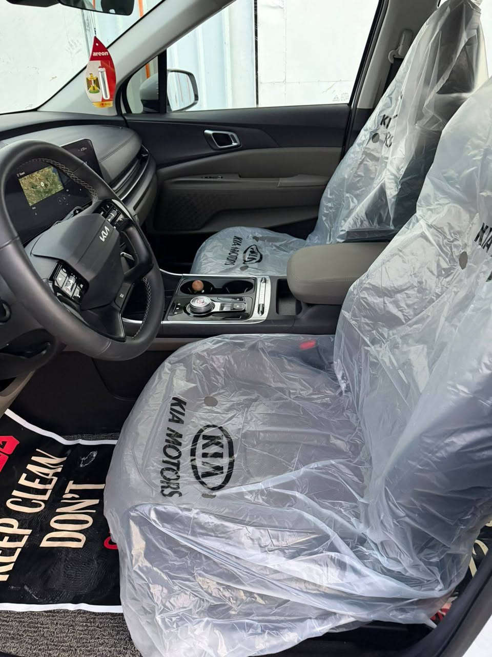 كيا كرنفال 2025 فول مواصفات اعلئ مواصفات
كشن تدفئه تبريد
5 كامرات كامرات محيطيه
حساسات 360 درجه
ردار امامي خلفي جانبي
تنبيه نقطه عمياء
شاشه كبيره متصله
كرسي كهرباء وايضا كرسي الراكب
تدفئه وتبريد الكشن الخلفي أيضا
كامرات بل شاير تدك اشاره تطلع كامره
سياره تسعه راكب فول مواصفات
تحديد مسار وباقي المواصفات خير من الله
السياره هايبرد يعني انسئ صرفيه البانزين التفويله تمشيك 980 كيلو
سياره ماشيه 3000  زيرووو
سياره مكفوله كفاله عامه وارد كوريا
السعر 350 وبيه مجال 
للتواصل ***********
