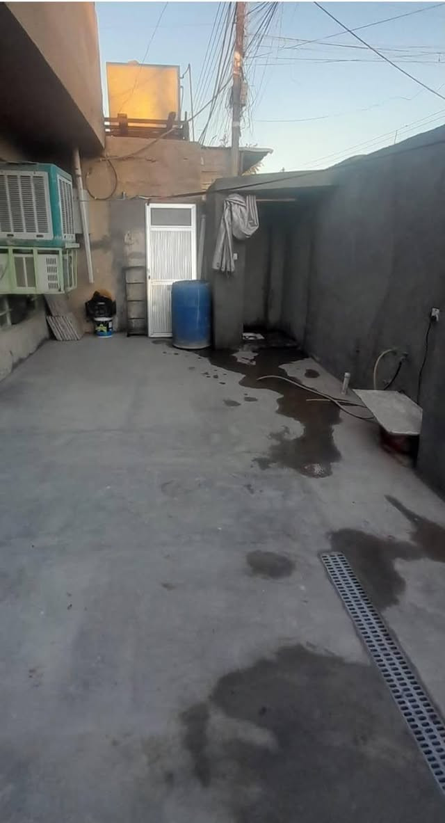 السلام عليكم
بيت للبيع البلديات شارع الشريط بشارع السمجه مساحته 100مربعه 10*10 البيت نضيف بناء طابوك سعره 85وبي مجال للتواصل
***********
