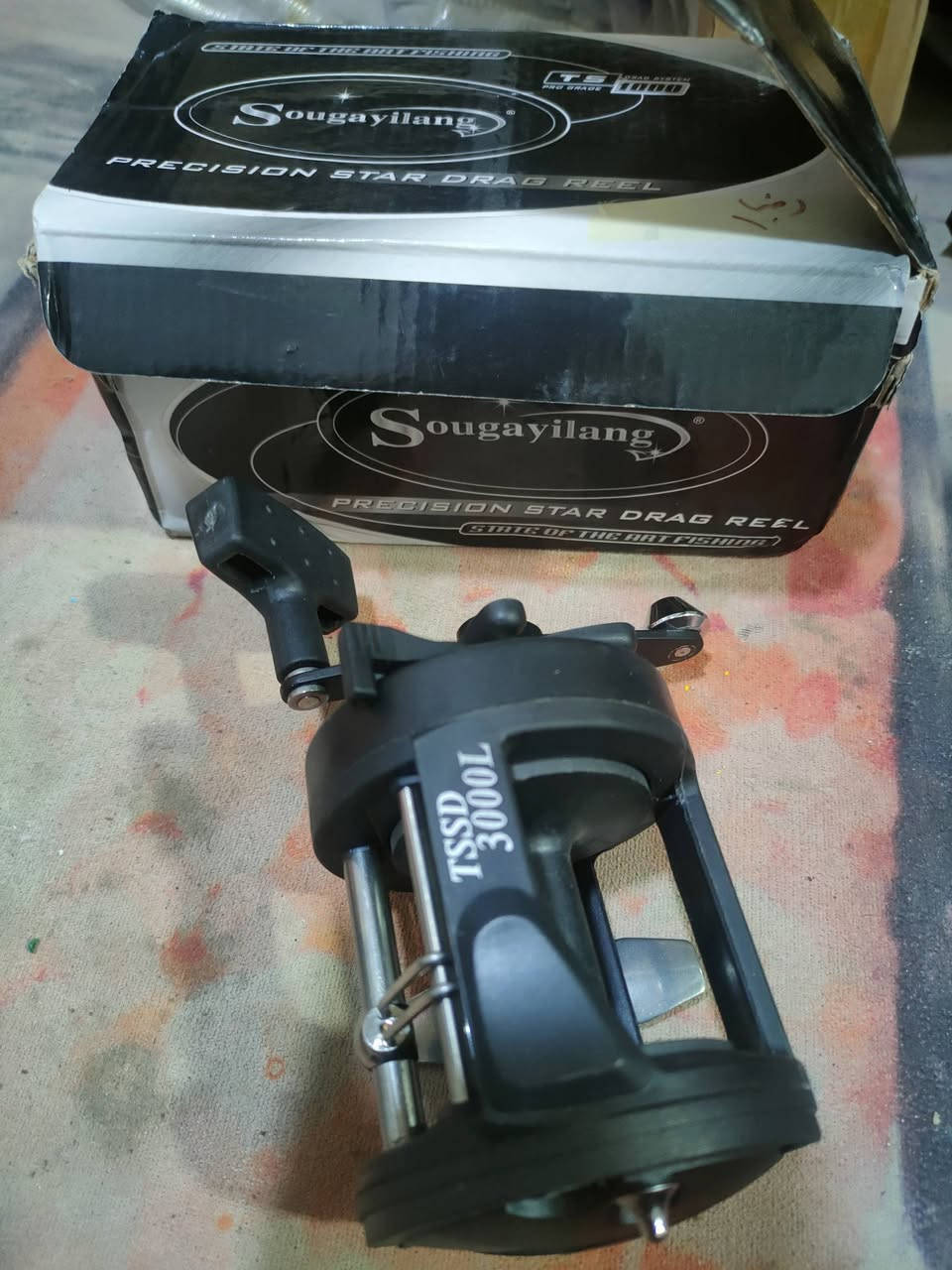 اغراض صيد
البكرة هي بكرة صيد من نوع "TSSD-3000L" أو "TSSD-4000L" تستخدم للصيد البحري (Trolling). 
تتميز بهيكل مقاوم للتآكل.
تحتوي على ثلاثة محامل من الفولاذ المقاوم للصدأ.
تحتوي على تروس مصنوعة بدقة.
مزودة بنظام رافعة للتحرير الحر للبكرة مع منبه صوتي.
السعر ٤٠ الف


**إذا كنت صاحب هذا الإعلان وتريد حذفه لأي سبب، رجاءا أرسل رسالة إلى الدعم الفني**