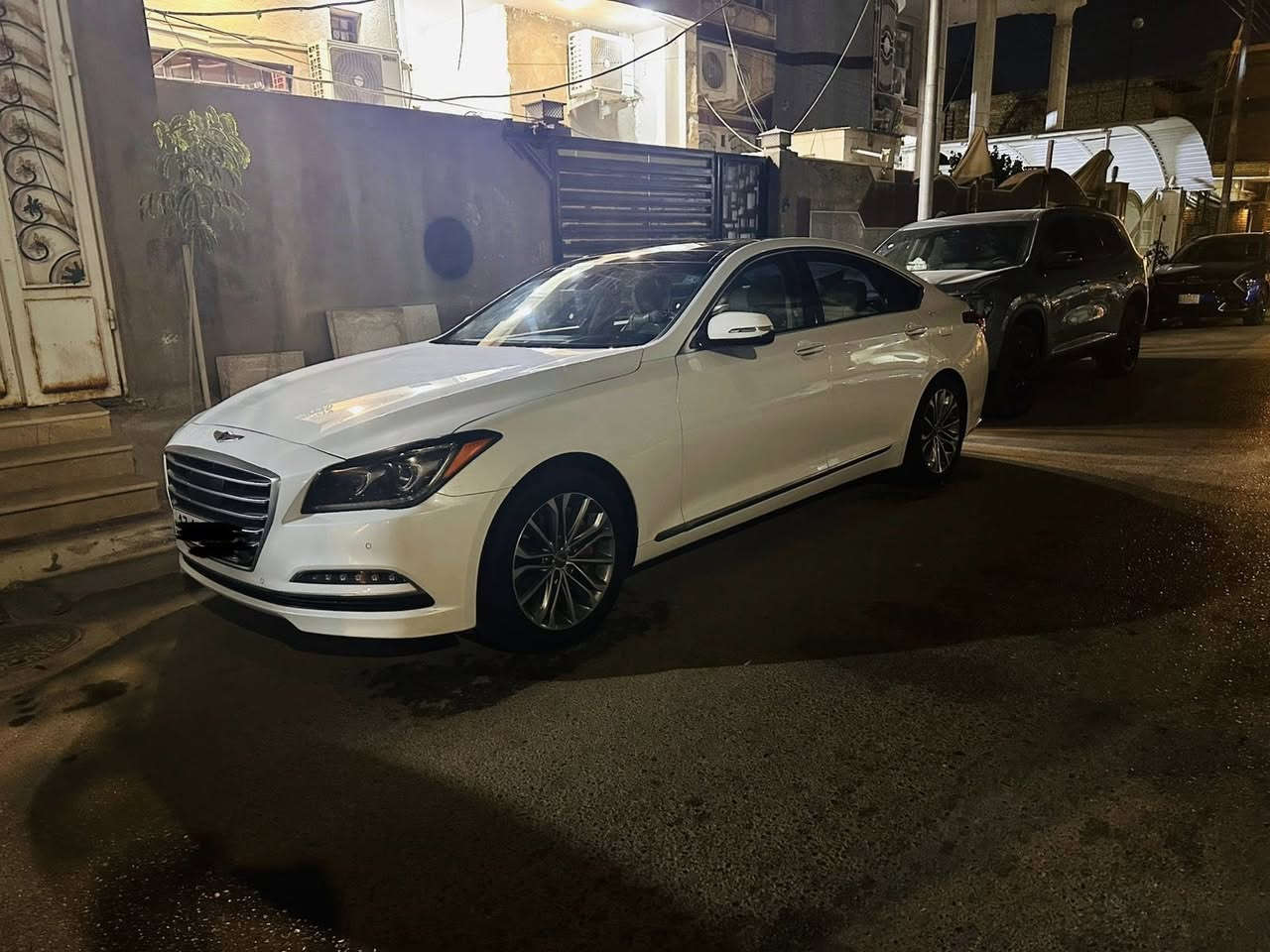 : جينيسيس G80 موديل 2015 (وارد أمريكي) -
المواصفات الأساسية:
المحرك: 6 سلندر (V6) سعة 3.8 لتر - أداء قوي واقتصادي.
اللون الخارجي: ابيض .
اللون الداخلي: جلد رصاصي
ناقل الحركة: أوتوماتيك 8 سرعات.
المواصفات الفول (1/1):
سقف بانوراما بالكامل.
نظام بصمة (تشغيل + أبواب).
شاشة ملاحة كبيرة ونظام صوتي Lexicon الفاخر.
رادار أمامي، تنبيه الخروج عن المسار، ونظام النقطة العمياء.
بروجكتر (HUD) لعرض السرعة والمعلومات على الزجاج الأمامي.
كراسي كهرباء مع نظام تدفئة وتبريد.
صندوق خلفي ذكي (يفتح تلقائياً عند الاقتراب).
كاميرا خلفية دوارة مع حساسات أمامية وخلفية

رقم ميسان تحويل مباشر
مكان السيارة ميسان السونار مرفق بالصوه
السعر 155 
اتصال على صاحب السياره 👇🏻
    
0773 770 2450
