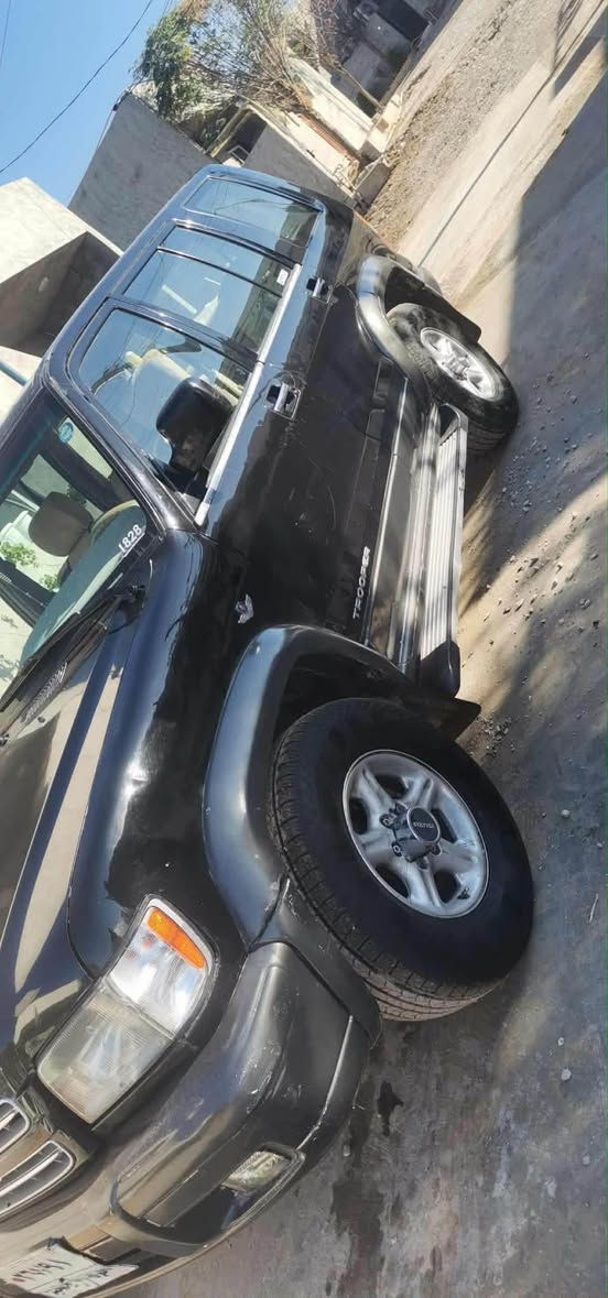 ئایسوزو مۆدێل 2000 كامل بؤياخ بو جواني  ده عمي نييه ماڵی خۆمانە اۆتۆماتیکه سەیارەکە ماڵی دۆستە زۆر پاک و خاوێنە چوار تایەی تازەی لەژێردایە ڕەقەم سليمانيه به شه رتي گيرو مه كينه و ته حويلو خه رامه و براوه
ته له فون بؤ خؤي بكه ن *********** السليمانية, العراق
