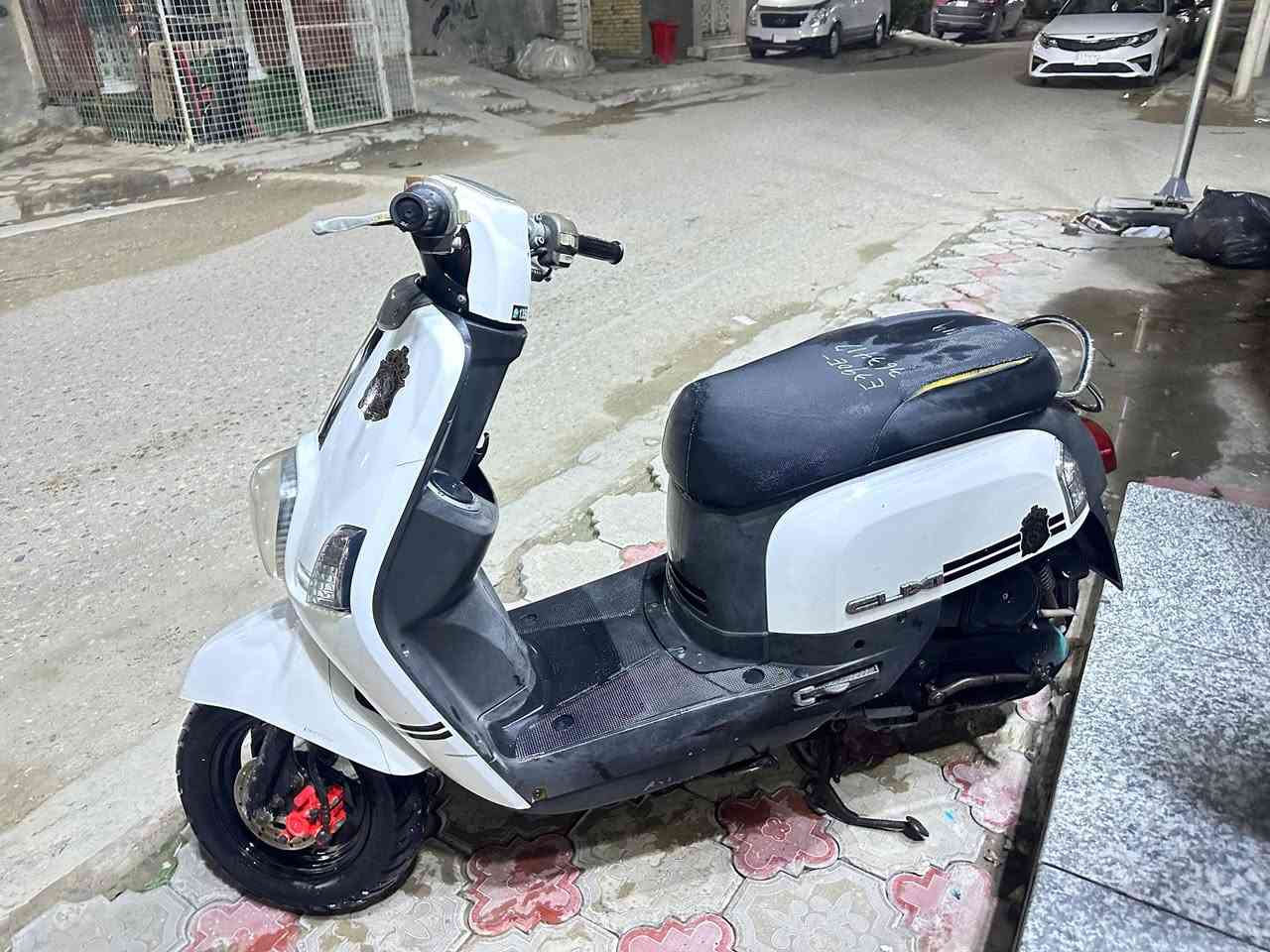 دراجه بوليس للبيع كفاله المكينه ما مفتوحه وتجي تفحصه  نظيفه قبل يومين طالعه من الحاوي  الوصل موجود مكان ناصريه حي الحسين السعر خاص اتصل على الرقم ***********او اتصال واتساب
