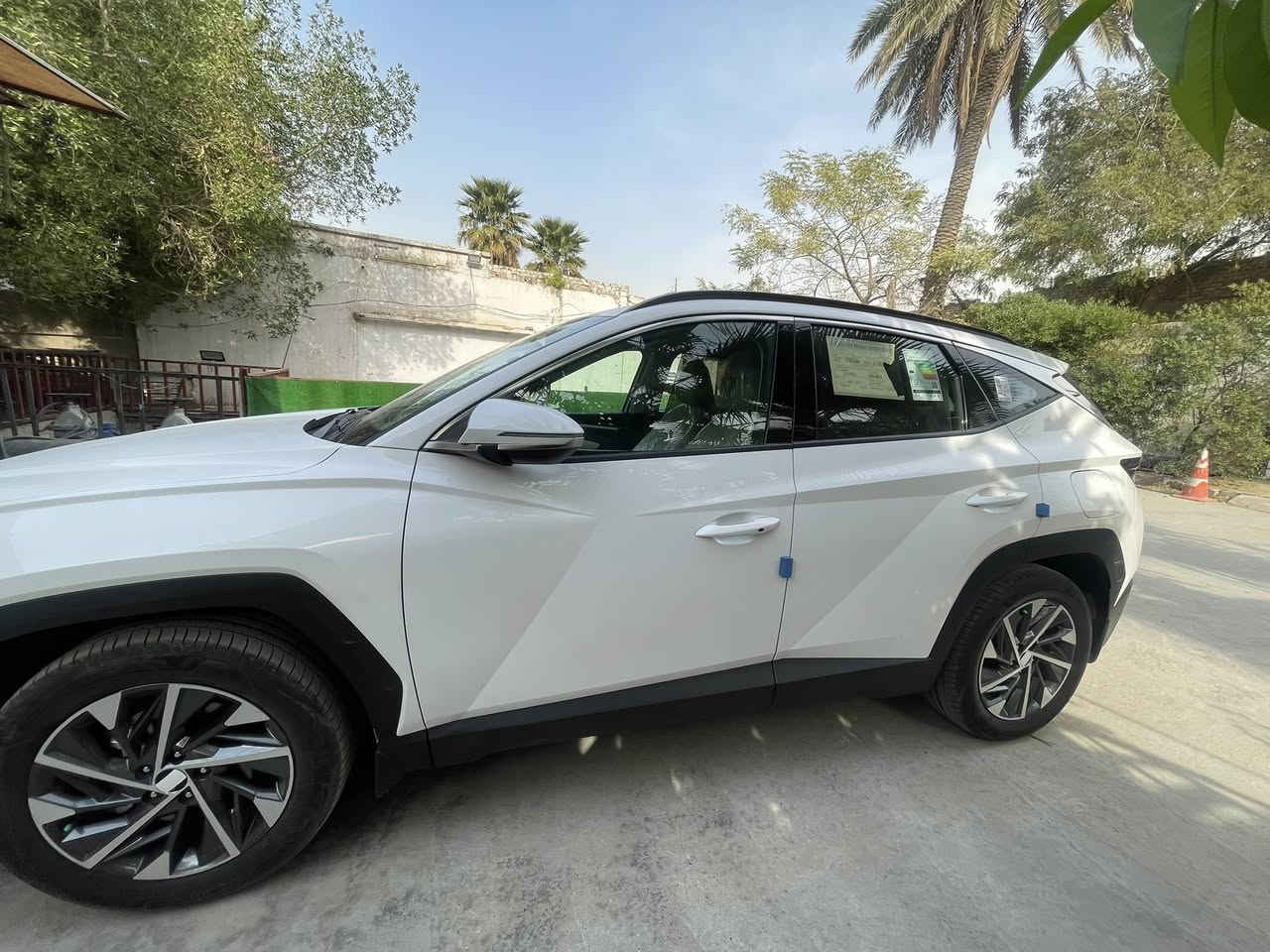 السلام عليكم توسان موديل 2024 خليجي.

السيارة فول مواصفات عدة الفتحة تحكمات ستيرن تبريد قطعتين حساسات امامية وخلفية مكينة 2000دوش ومعروفة مواصفات التوسان سيارة حلوة ونظيفة. 

بيها صبغ بحافة الجاملغ الايسر كد شبر فقط وبيها رصعة بلجنطة وباقي السيارة مكفول.

السيارة ماشية 27الف السيارة بااسمي تحويل ثاني يوم مرقم بغداد الدولي 

السيارة معروضة ب212 وبيها مجال للاستفسار ***********
