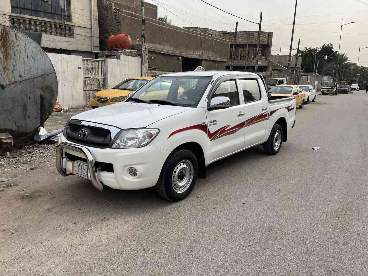 السلام عليكم للبيع هايلوكس 2011 كير عادي  رقم بصره كويتيه شاصي 19 اتصال ع هذ ***********
