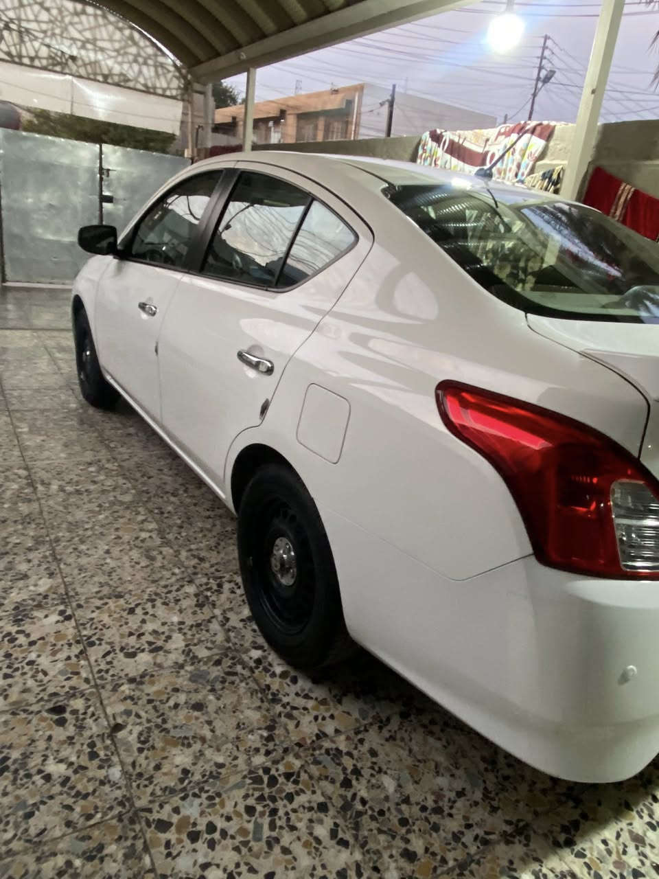 سلام عليكم 
نيسان سني للبيع موديل 24 
الممشى 20 الف بحالة الزيرو نظافه 100‎%‎
رقم اربيل بسمي السيارة تحويل بسمك فقط 

السيارة كفاله عامه حتى الاسبير منازل 
بيها شخط فقط 

السيارة بيها دوشمه مقاعد + ارضيه

السعر المطلوب 128 وبيها مجال 

مكاني بغداد / البلديات 
***********
