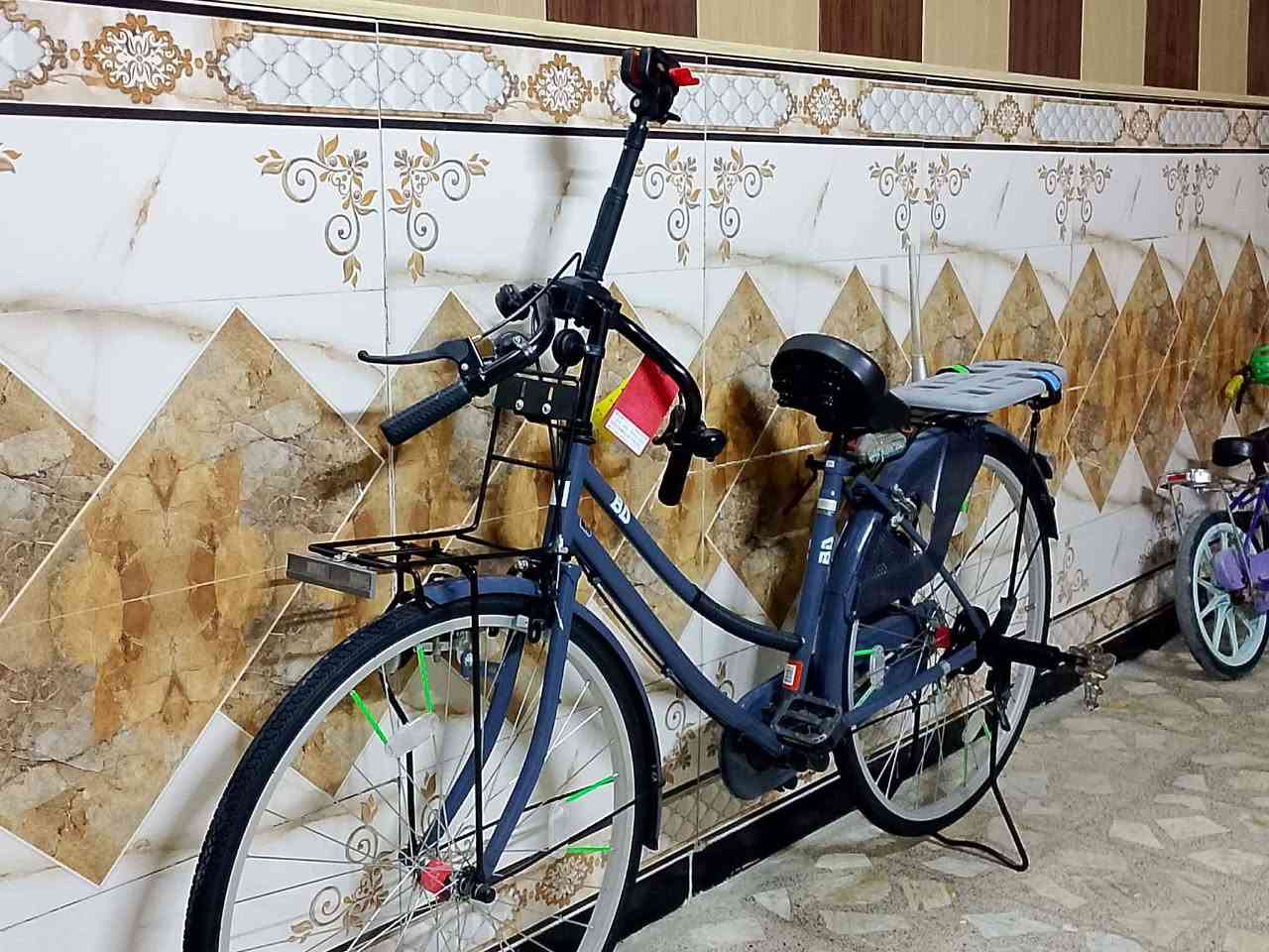 بايسكل لبيع  جديد. تواصل ***********
