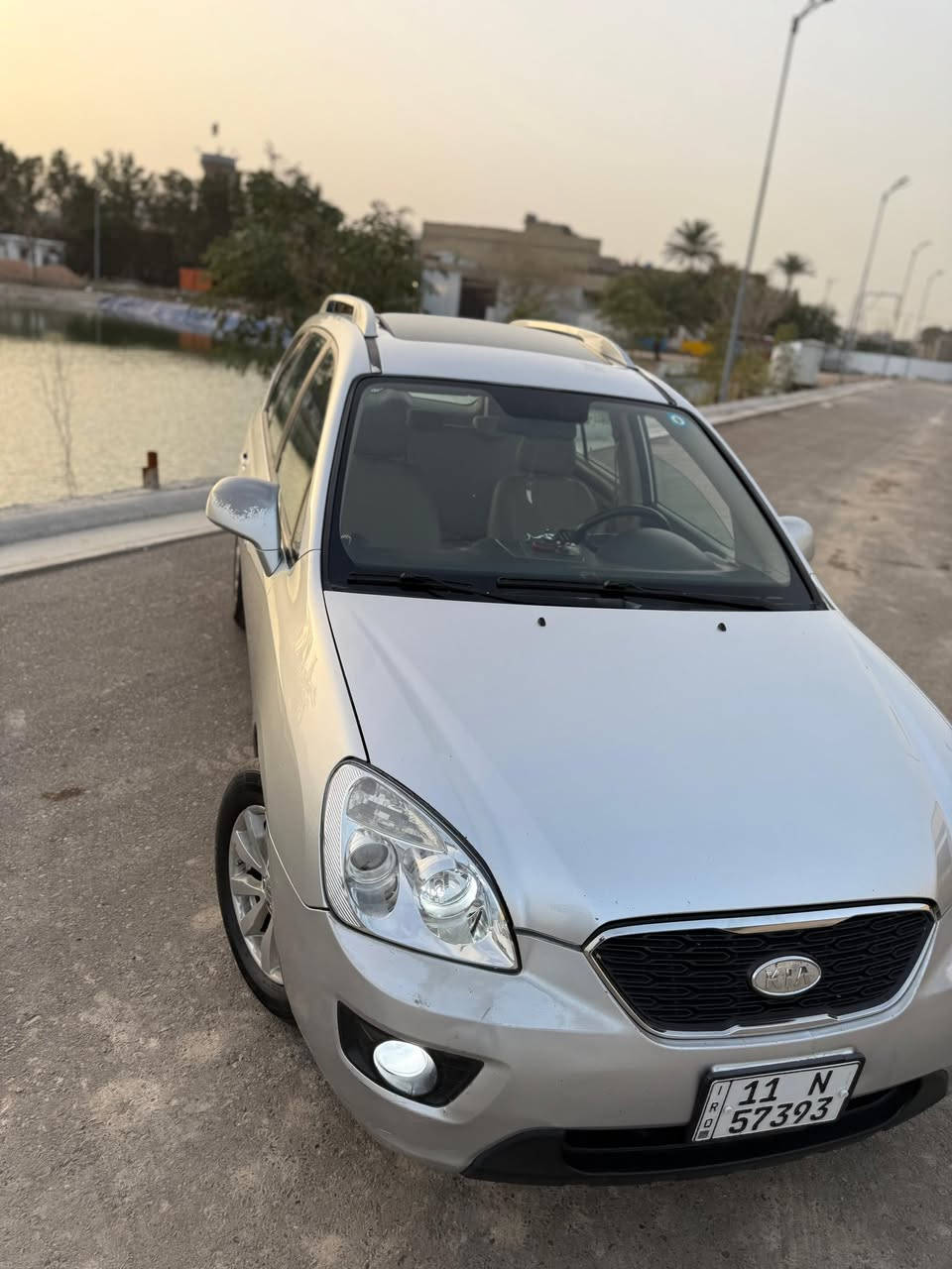 السلام عليكم كيا كارنز الشركة العامة 2012 7راكب قطعتين تبريد فتحة مكينة 2000شاشة تحكمات استيرن بيها الحاملغ الخلفي لايسر فقط و بارد بل باب السعر 120 لاستفسار ***********مكان بغداد
