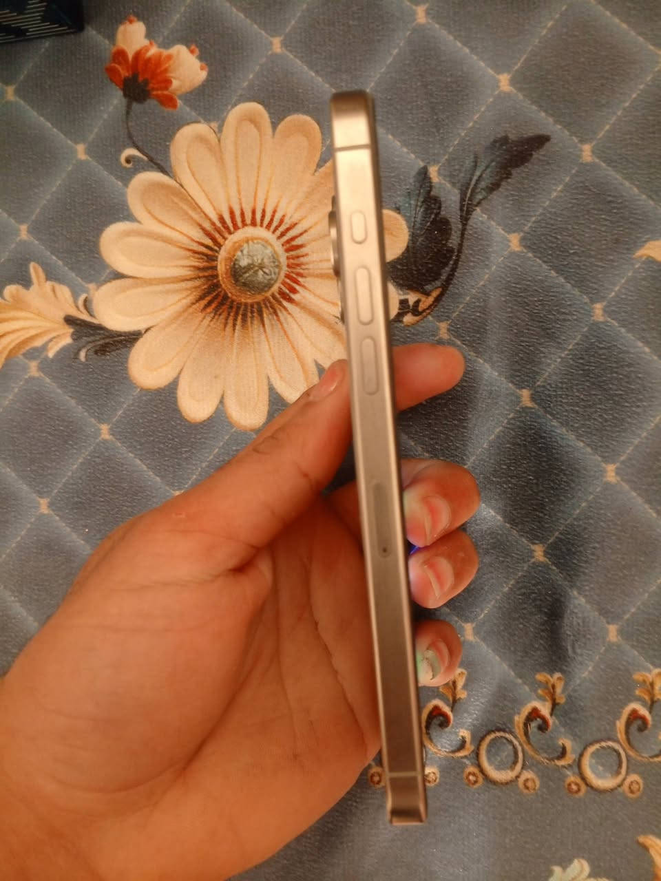 15برو ماكس ذاكره 256 بطاريه 86 عربي شرق اوسط مبدل شاشه اصليه ومبدل ضهر والكامره الاماميه بيه غواش فيس ايدي شغال كارتونته موجودهالسعر 725الف
***********
