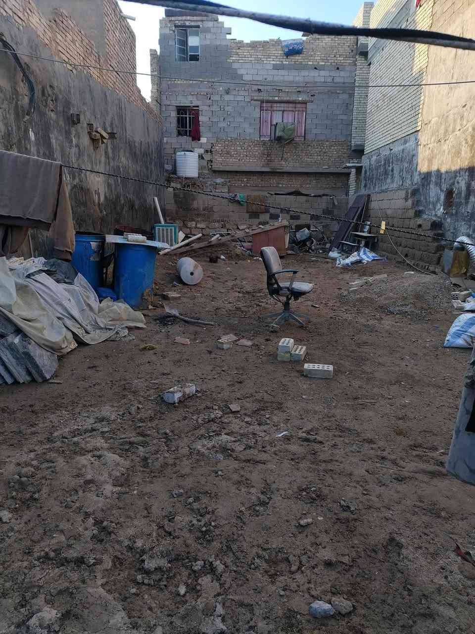 السلام عليكم 
قطعة للبيع ب الربع تالف ورا شارع العام ب فرعين 
طابو مساحه القطعة 150 متر 
الاستفسار اكثر ***********
