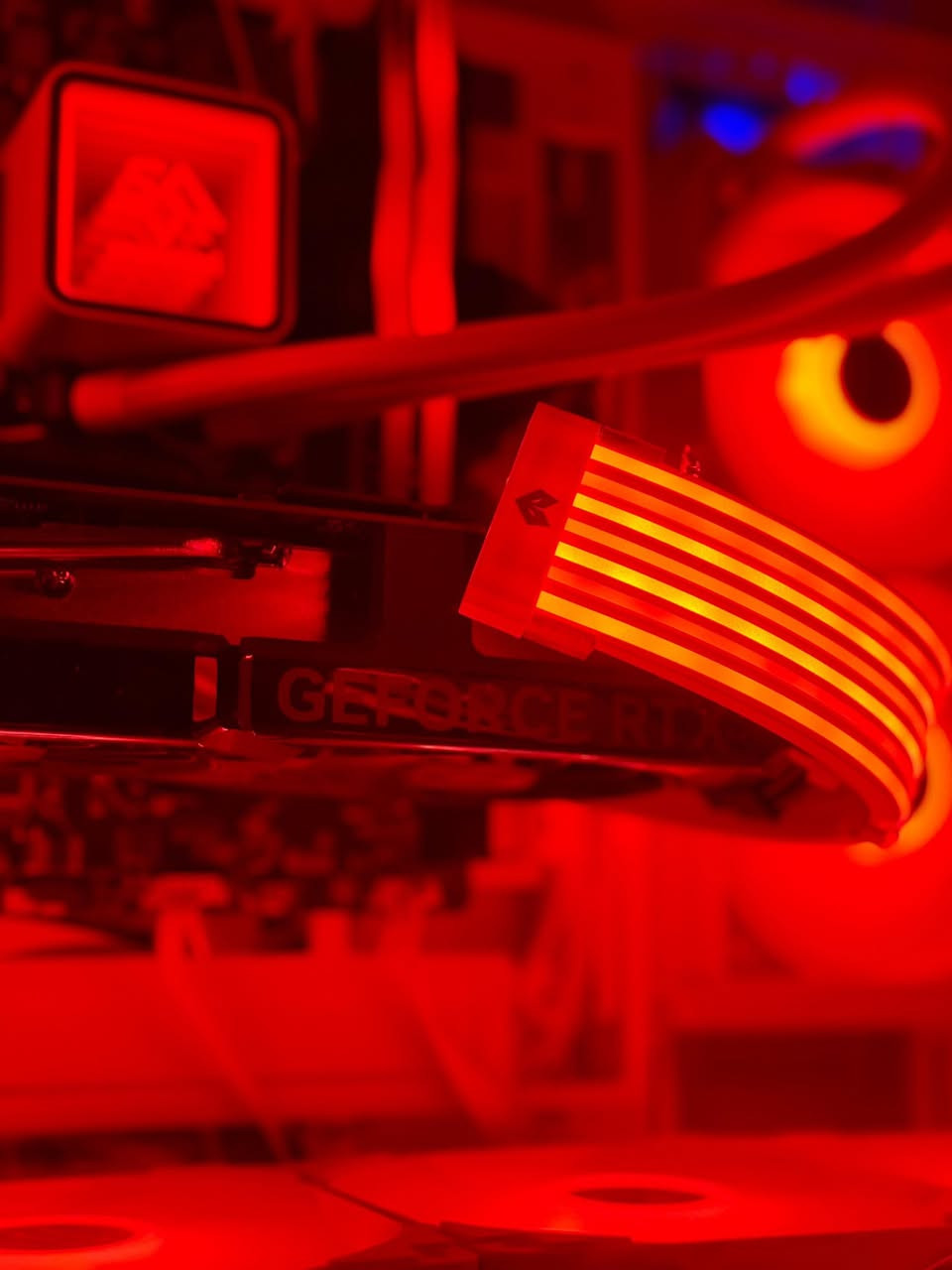 السلام عليكم
تجميعة للبيع سعرها مليون و ٤٠٠ وبيها مجال 
التجميعة مامستخدمة وكلش نضيفة شرط الفحص وموجودة كل كراتين القطع وحته الجيس اليغطي القطعة موجود 
مكاني الناصرية وموجود توصيل علئ المشتري 
متواجد فقط واتساب او اتصال 
***********

كارت الشاشَة: 
Asus GEFORCE RTX 4060
المَذر بورَد: 
MSI PRO B760M-E DDR4 
الكولَر: 
KS240 مائي. 
البَور سَبلاي: 
RUIX GX 750W BRONZE
التَخزيَن: 
LEXAR NM620 3500mb/s 1T 
الرامَات: 
TeamGroup T‑Force Delta RGB DDR4 RAM من شركة TeamGroup
المُعالِج: 
Intel COREi7 12700KF
الكَيس: 
CS015 Pro SNOWMAN
