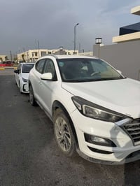 #توسان (2020) فول عدا الفتحه وارد أمريكي  قطعتين سيارة نظيفة وجاهزه من...