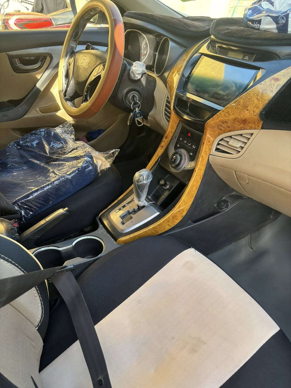 النترا البيع (٢٠١٤))))***********///السعر ١٠٥——-وبيها مجال
