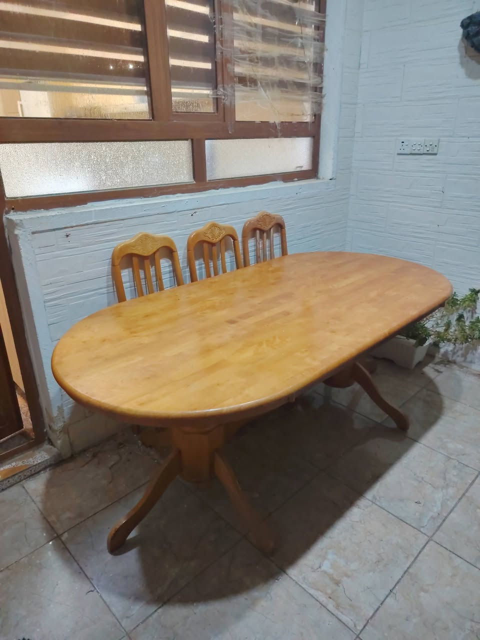 سلام عليكم حبايب عندي هاذ الميز نضيف نقص 5 كراسي
الاستفسار / الرقم لاول ***********
الرقم الثاني /***********
الرقام الثنين بيهن وتساب و خط
