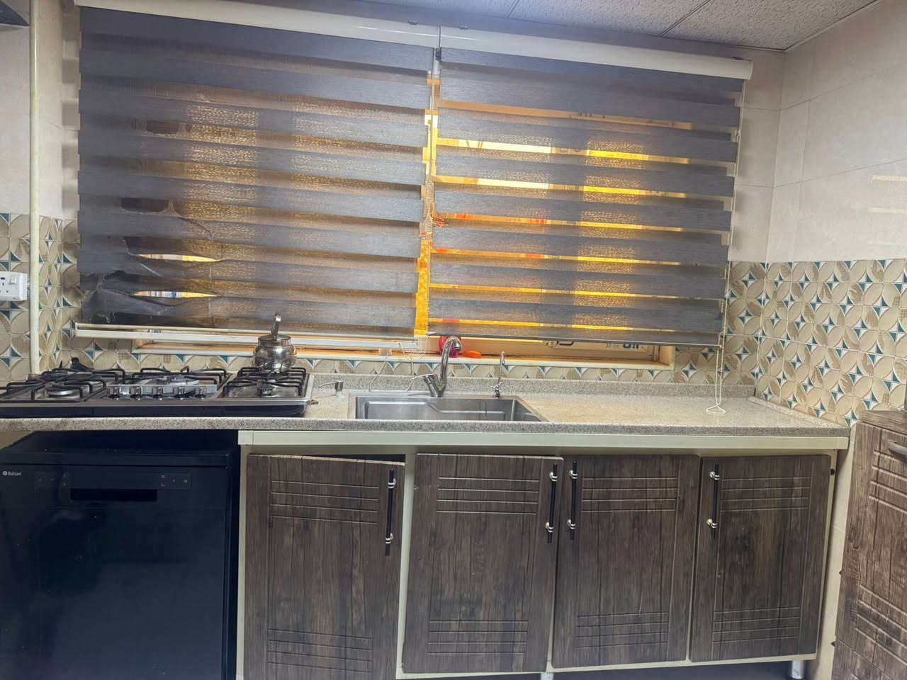 سبلت ٣ طن جديد جددددا وما مستعمل بس شهرين 
بمليون ونص 
سبالت ٢ طنين وطن ونص الواحد ب٤٠٠
مطبخ كامل 
كاونتر مليون ونص 
مابي اي ضرر او كسر يحتوي على سلات داخليه 
ثلاجه بيلسان ٤ ابواب جديده جدا 
ب٧٠٠
غساله ملابس فول اوتماتيك ب٣٠٠
غساله صحون غير مستعمله نهائيا ب٤٠٠
رجاااااائا الاسعار ثابته 
بغداد مجمع ريحانه 
قرب بسمايه 
***********
