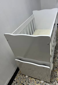 سرير أطفال • بغداد • استلام بمكاني