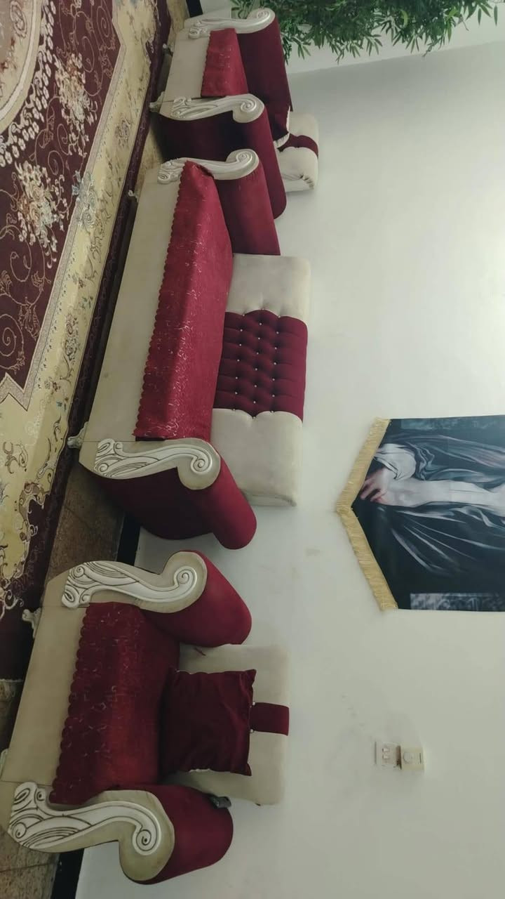 تخم للبيع عشر مقاعد لاستفسار ***********
