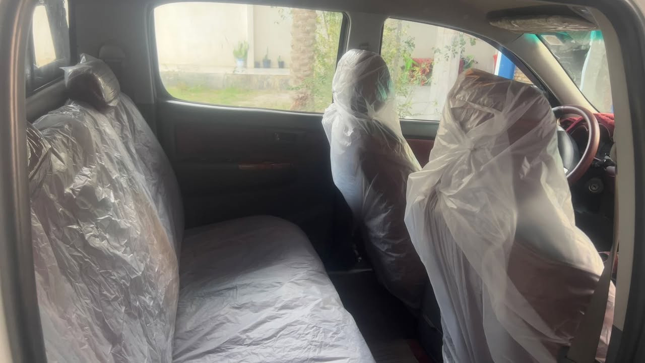 السلام عليكم 
هايلوكس 2014 كويتي شاصي 19 
اوتوماتيك تخم تاير حداديه مكينه كير على وضع الشركه تبريد كهربائيات شغاله كلها منظومة زنون السياره مال جناي شاشه كامره خلفيه تحكم ستيرن السياره جاهزه 
مكفوله من الضربه بيها مكانات صبغ قليله 
رقم بغداد انكليزي تحويل مباشر 
العنوان كربلاء الحسينيه 
***********
***********
السعر 195$ وبيها مجال
