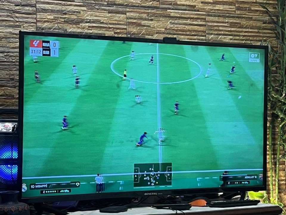 شاشة قياس ٥٠ جنرال ب١٥٠
تخم ١٠ مقاعد ويا طبلات ثنين ب٣٠٠

***********
بغداد الشعب
