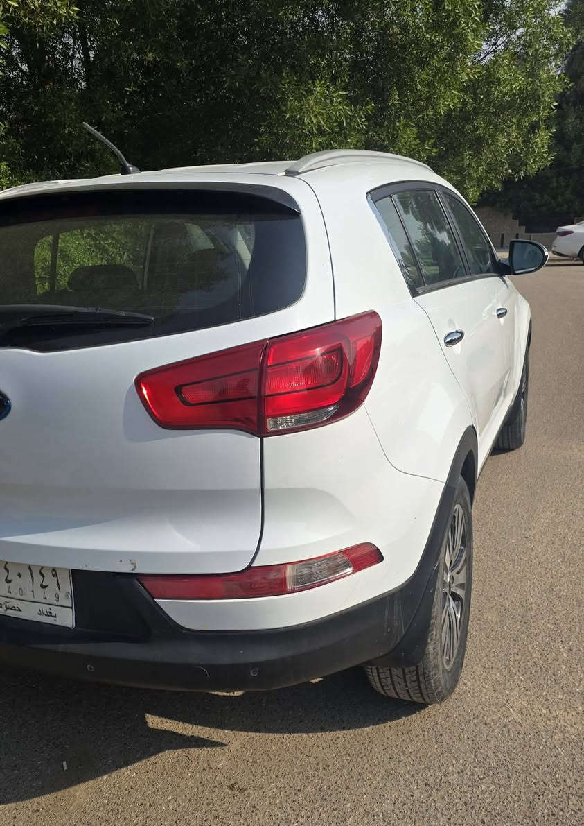 السلام عليكم سبورتج خليجي موديل 2016 بدون صبغ وتبديل محرك وكير كفاله ماشيه 135 الف  سياره نظيف بدون اي نقص
 سعرها 168 ورقه وبيها مجال ان شاء الله 
مواصفات المعروفه للسبورتج 
حساسات أمامي وخلفي 
مري شفط اشاير مري 
كامرا وتحكمات ستيرن 
 تخم تايرات جديد سبير وعده كامله
الرقم *********** واتساب
 مكاني المنصور
