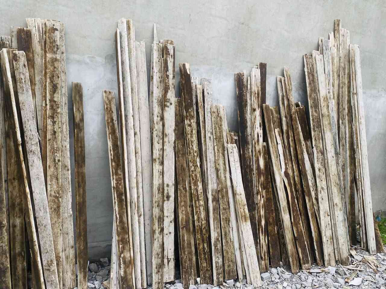 سلام عليكم متاح غالب خشب 
200م
150فخه
درج دور 
مكان الموصل 
الرقم ***********
