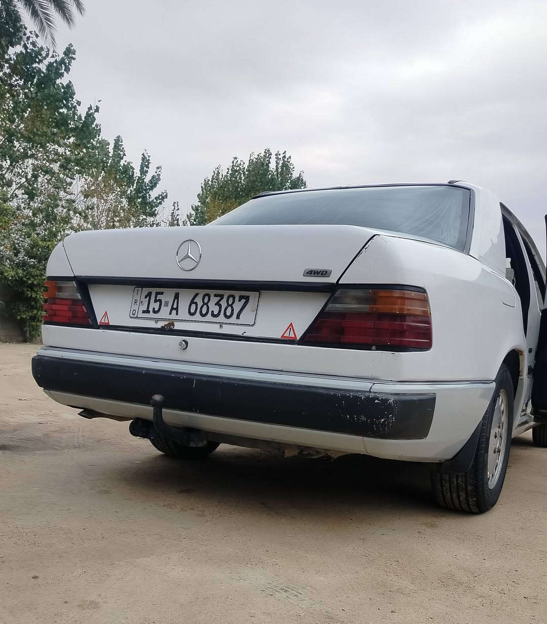 اسلام عليكم مارسدس دب للبيع موديل 88 محدثه 91 سنويه الحد 28 فتحت سقف محرك بلادي 4سلندر  منضومت بانزين جديده غواعد دبلات سليمه تخم تأير تبريد شغال مكانها عامريه الفلوجه السعر 53وبيها مجال رقم التلفون ***********
***********
