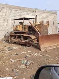 بلدوزر للبيع كير عادي رقم بغداد ٠٧٧٠٦٩٢٨٢١٨ للتواصل