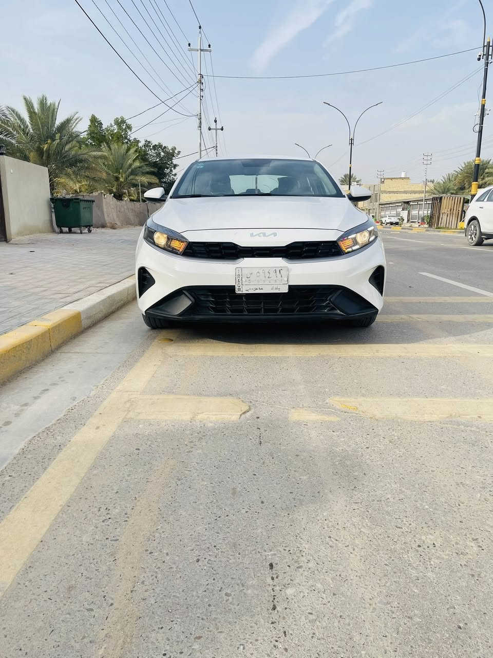 سيراتو 2023 خليجي رقم بغداد مشروع وطني ماشية ٦٠ الف بيها رشة صبغ باب السائق بقدر شبرين مثل ما موظح بلصورة  السعر المطلوب 170 قابل للتفاوض مكان السيارة كربلاء المقدسة 
***********

