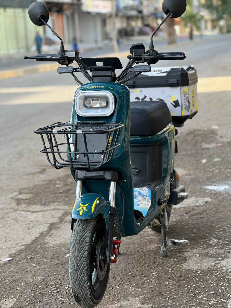 السلام عليكم #ماطور شحن R8 #للبيع 525الف وبي مجال الجيل الاول موصفات عليه بطريات 5دبل كلو شغل بس الشاشه بيه خلل بصيط ابيعك فحم المطور نضيف مابي اي نقص شرط الفحص العنوان موصل حي سومر توصال علا الرقم ***********
