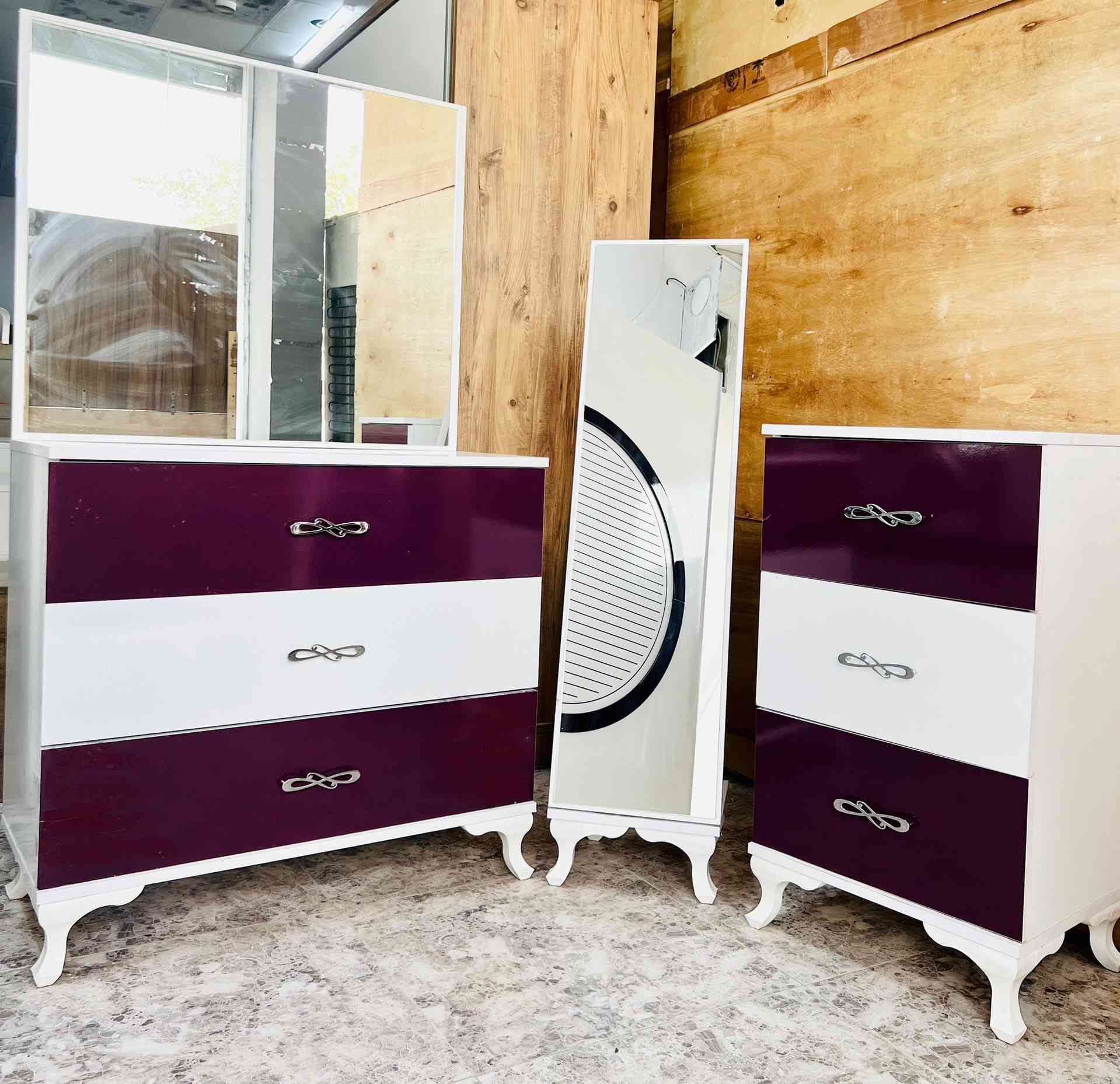 بلاش بلاش 
عربي كوردى #للبيع #بوفروشتن
غرفه نوم تركي 7 قطع لوك سعر ( 375) مجال بسيط
ژور نوستن 7 پارچه لوك نرخ (375) ومه جالى كه م
عنوان كركوك حي النصر
***********
***********
ملاحضه نشتري جميع انواع الاثاث المنزليه
چيت هه يه بو فروشتن وه ره چات
واتساب
